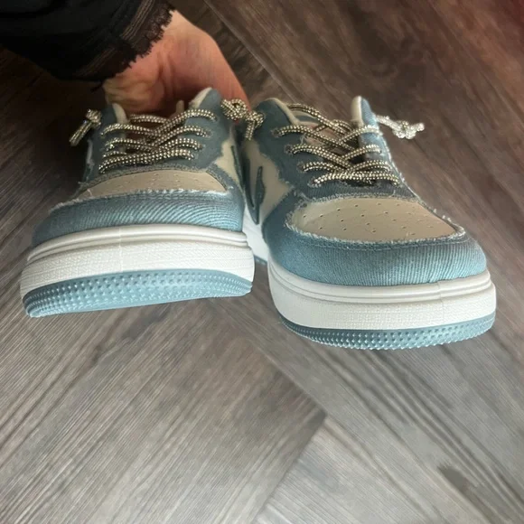 NWOT True Religion Sneakers size 6 - Picture 4 of 10